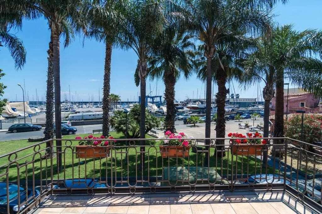 Casa Delle Zammare Fronte Mare Centro Storico Villa Riposto ภายนอก รูปภาพ