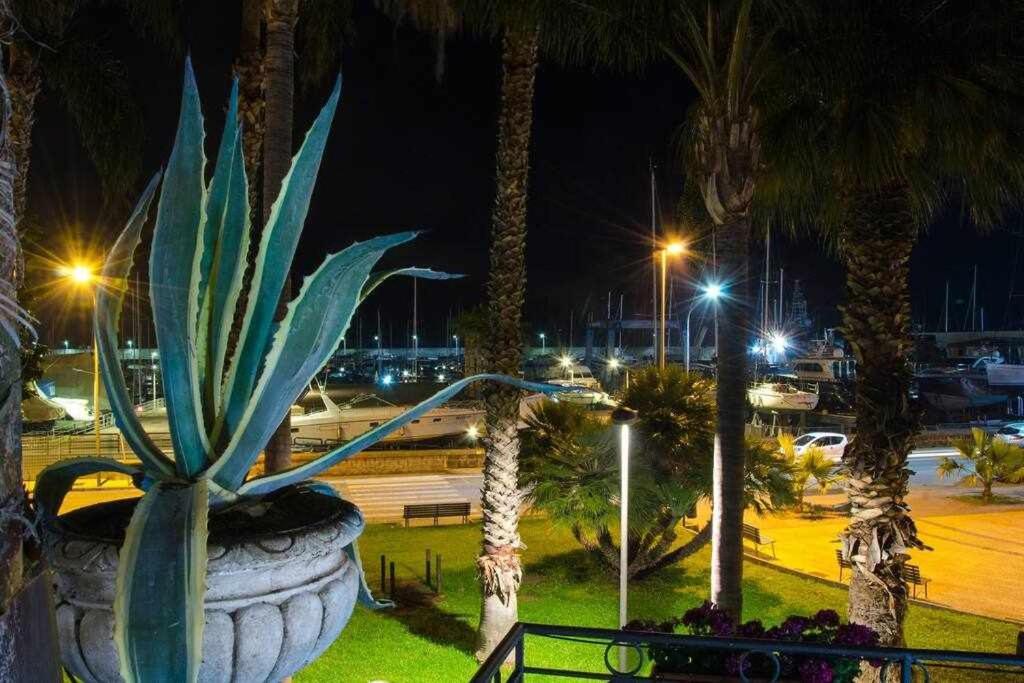 Casa Delle Zammare Fronte Mare Centro Storico Villa Riposto ภายนอก รูปภาพ