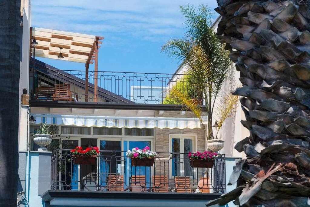 Casa Delle Zammare Fronte Mare Centro Storico Villa Riposto ภายนอก รูปภาพ